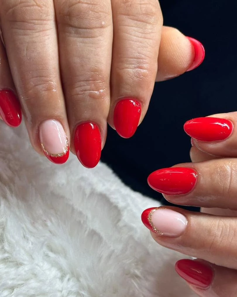 Rouge & détails délicats — Pause Beauté