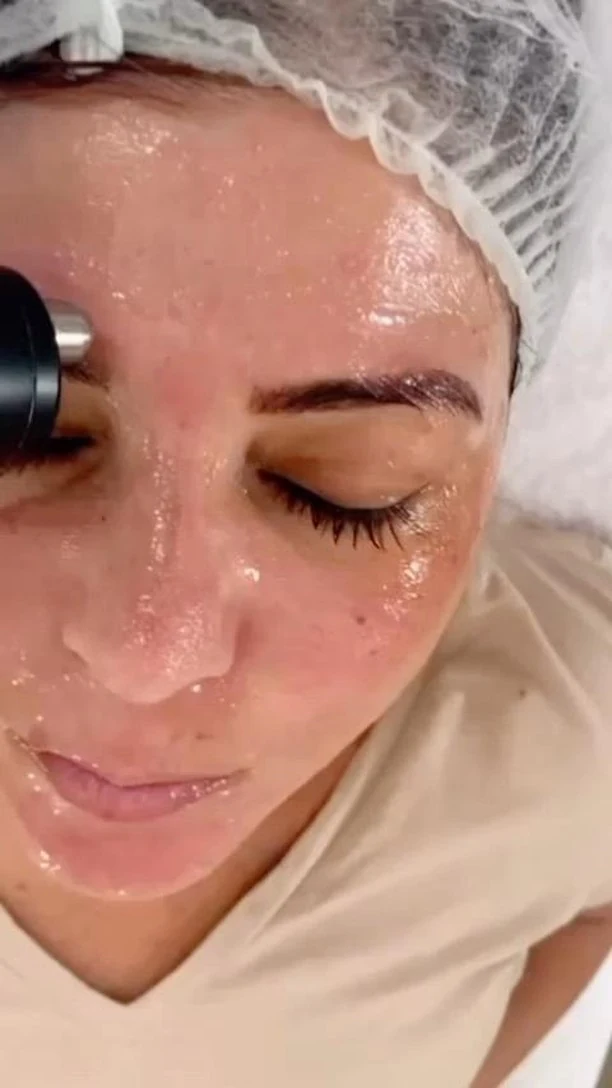 Soin du visage au centre — réalisation de Pause Beauté Sousse